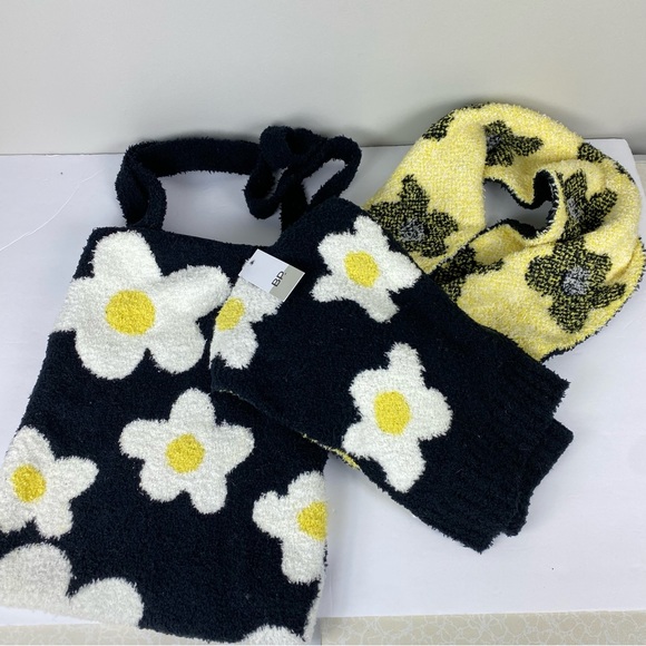 Nordstrom Scarf Set Daisy Flower Print Chenille Scarf & Bag Winter New - Picture 1 of 6